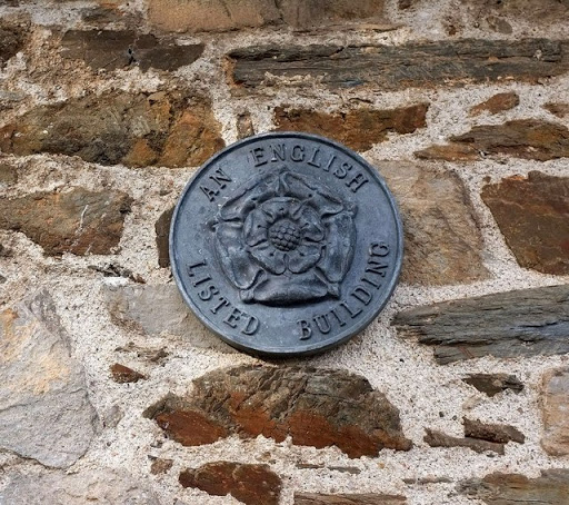 "An English listed building", Week