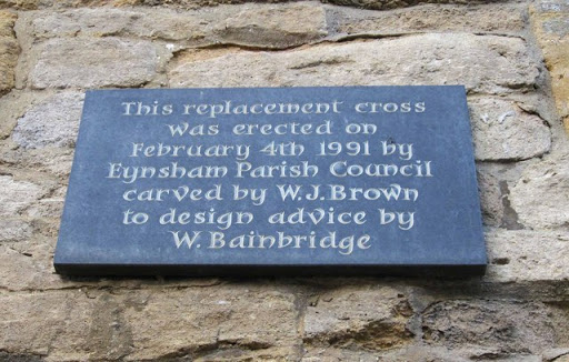 Plaque relating to Market Cross, Market Square, Eynsham