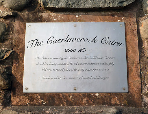 The Caerlaverock Cairn plaque at Glencaple