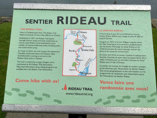 Sentier Rideau Trail