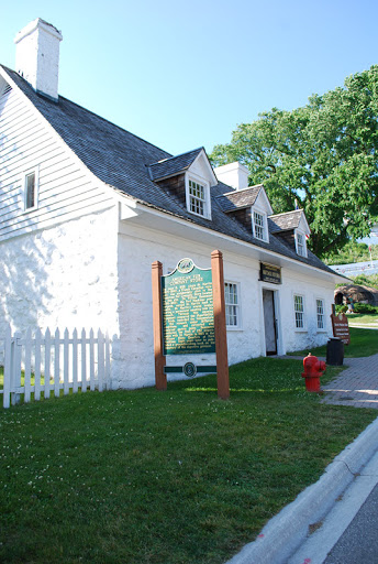 Beaumont Memorial / American Fur Company Store