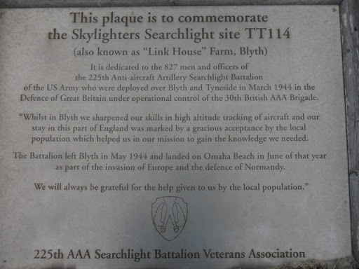 Plaque commemorating the Skylighters Searchlight  site TT114, Blyth